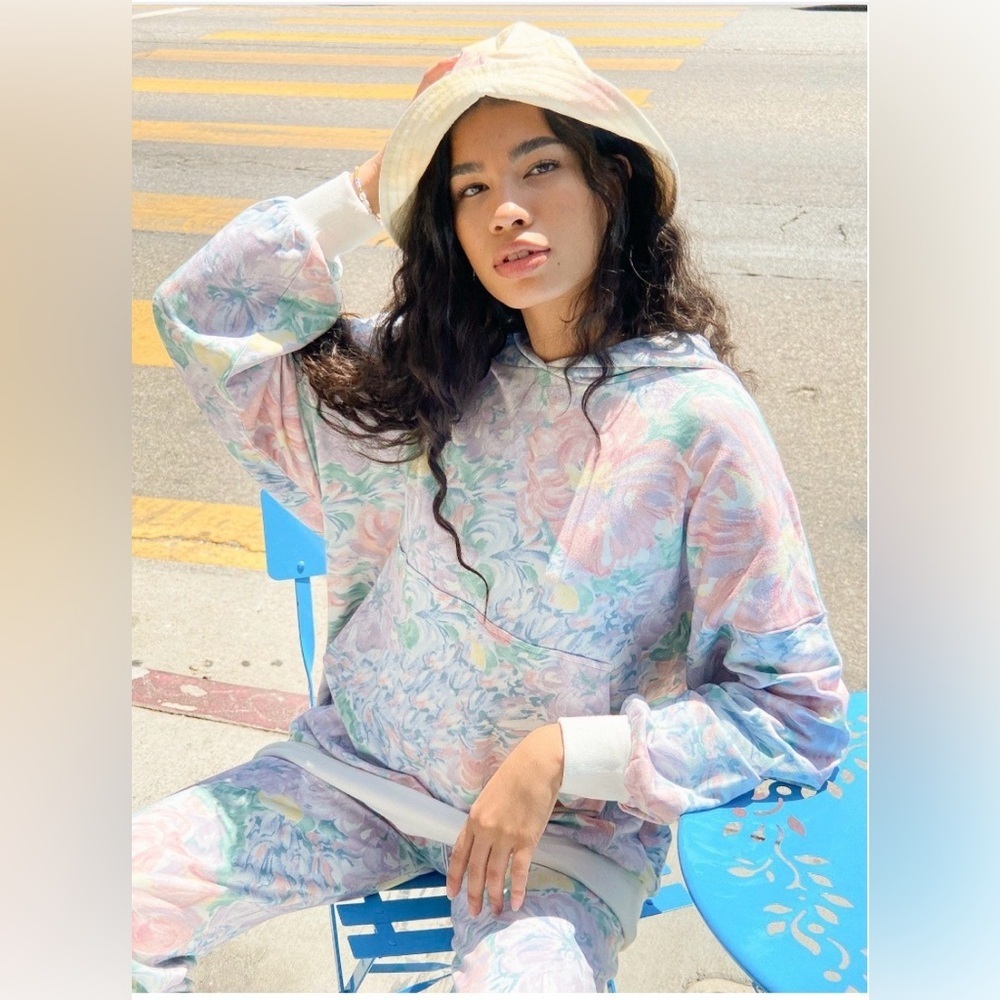 Selkie The Pillow Hoodie in Lily - Pastel Floral Watercolor Oversized. Size S